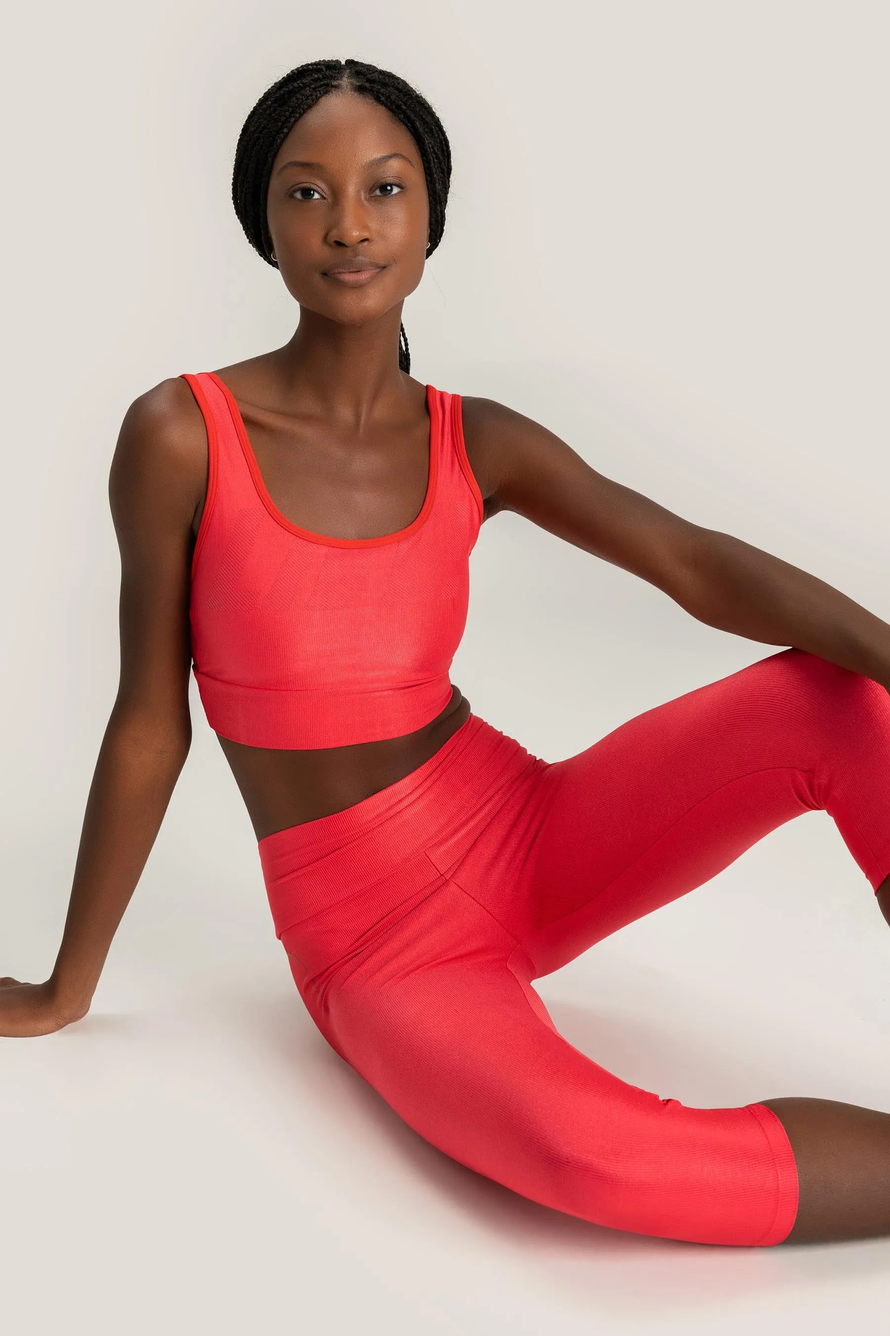 Essential LIVE! Mid Line Sports Bra