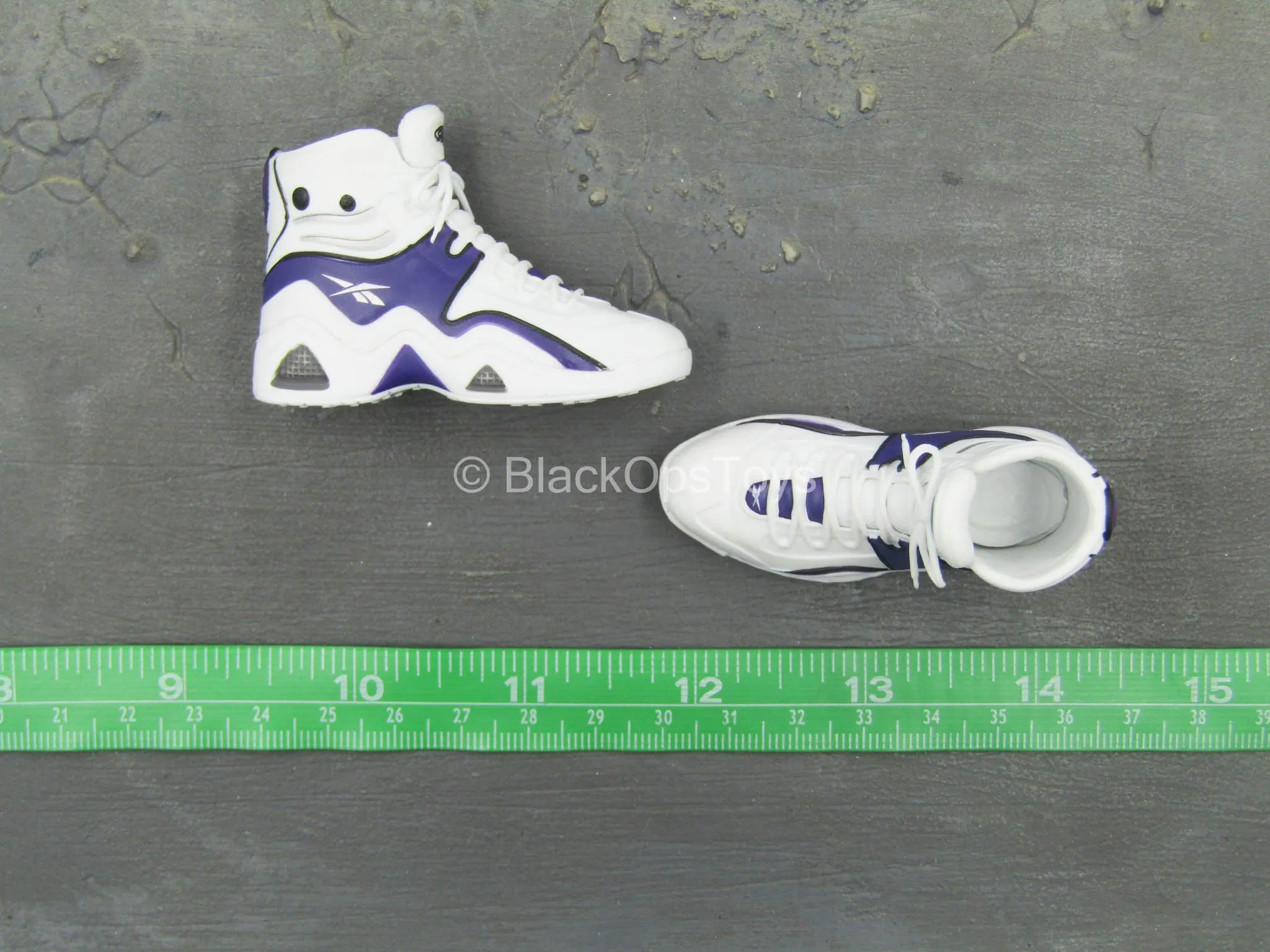 Los Angeles Lakers - Shaq - Shaquille O'Neal Sneakers (Peg Type)