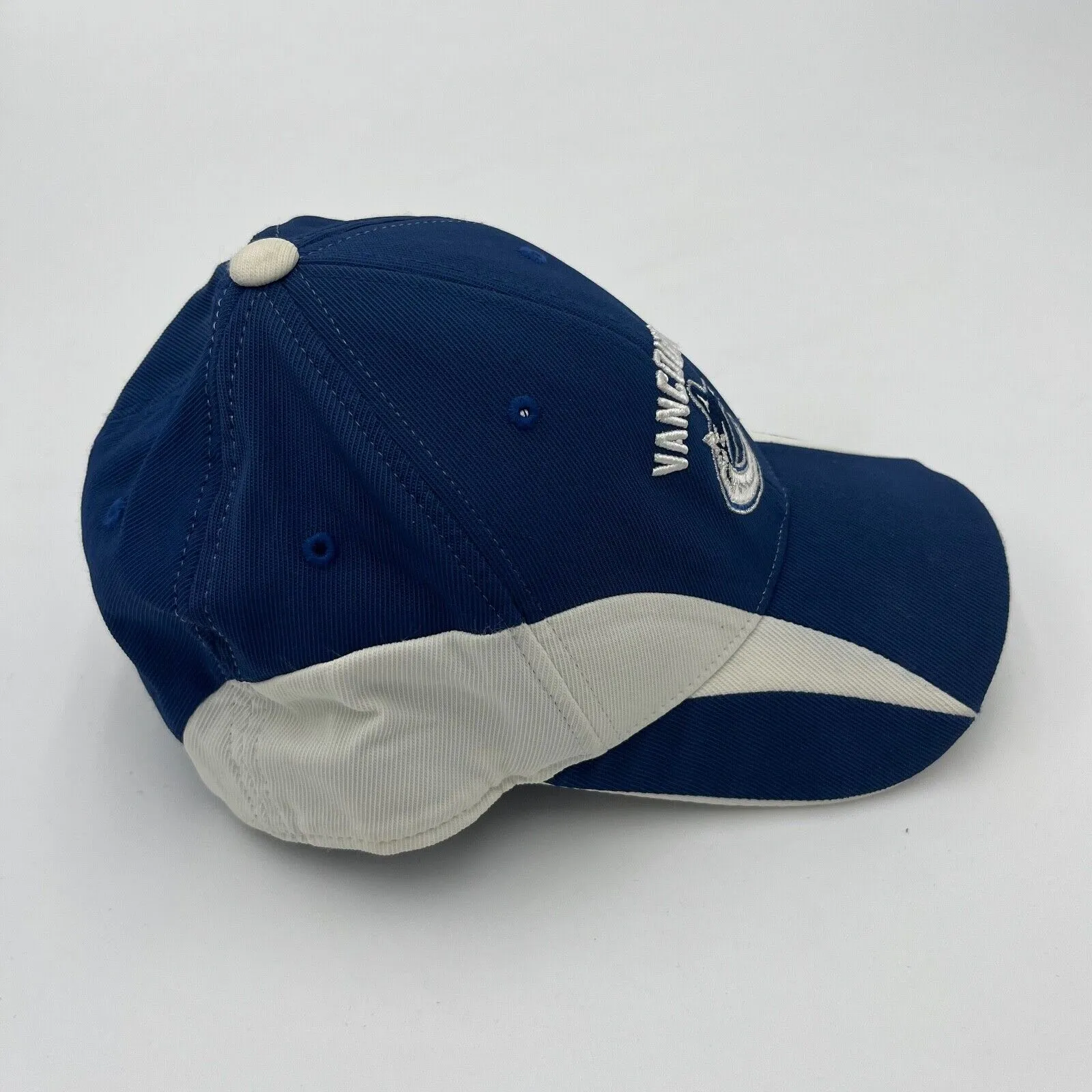 Reebok Center Ice Collection NHL Vancouver Canucks Cap One Size