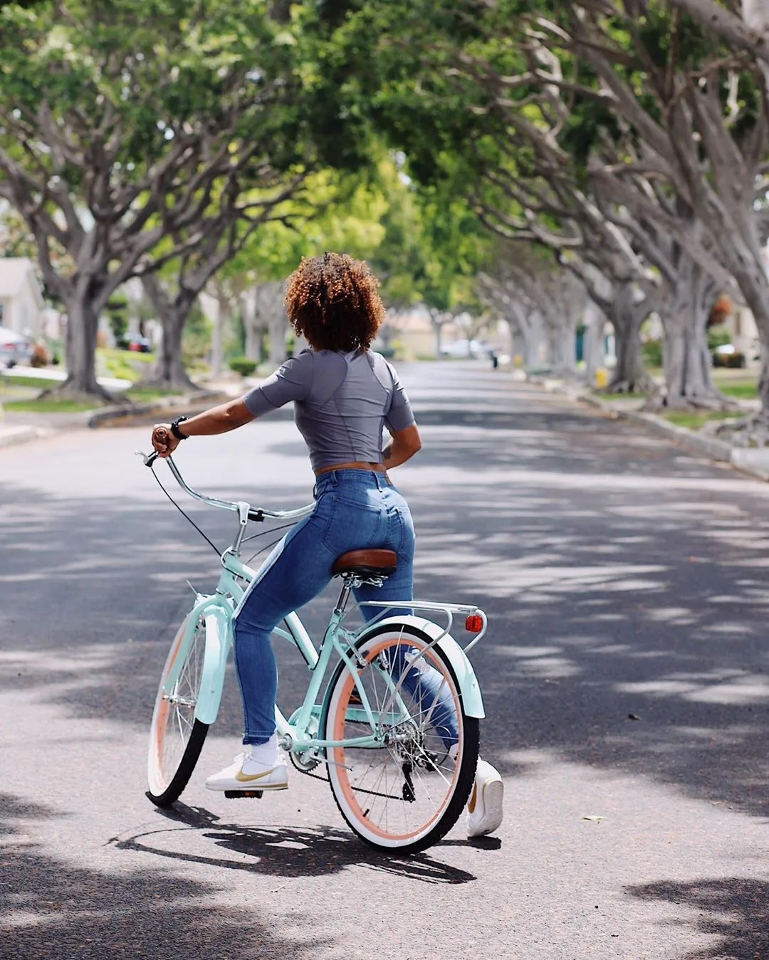 sixthreezero Scholar Women's 26" 21 Speed Beach Cruiser Bicycle